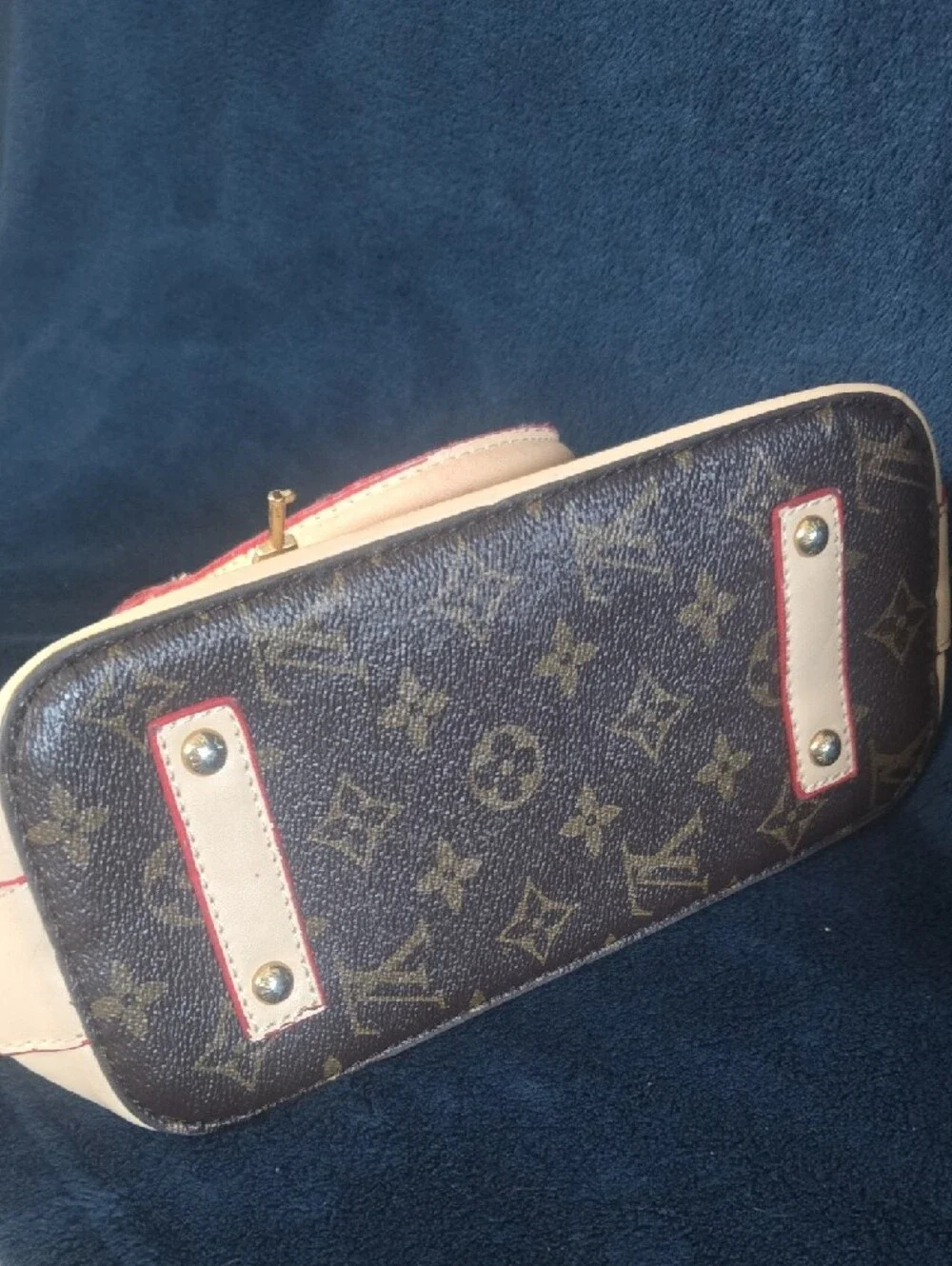 N/A iconic monogram